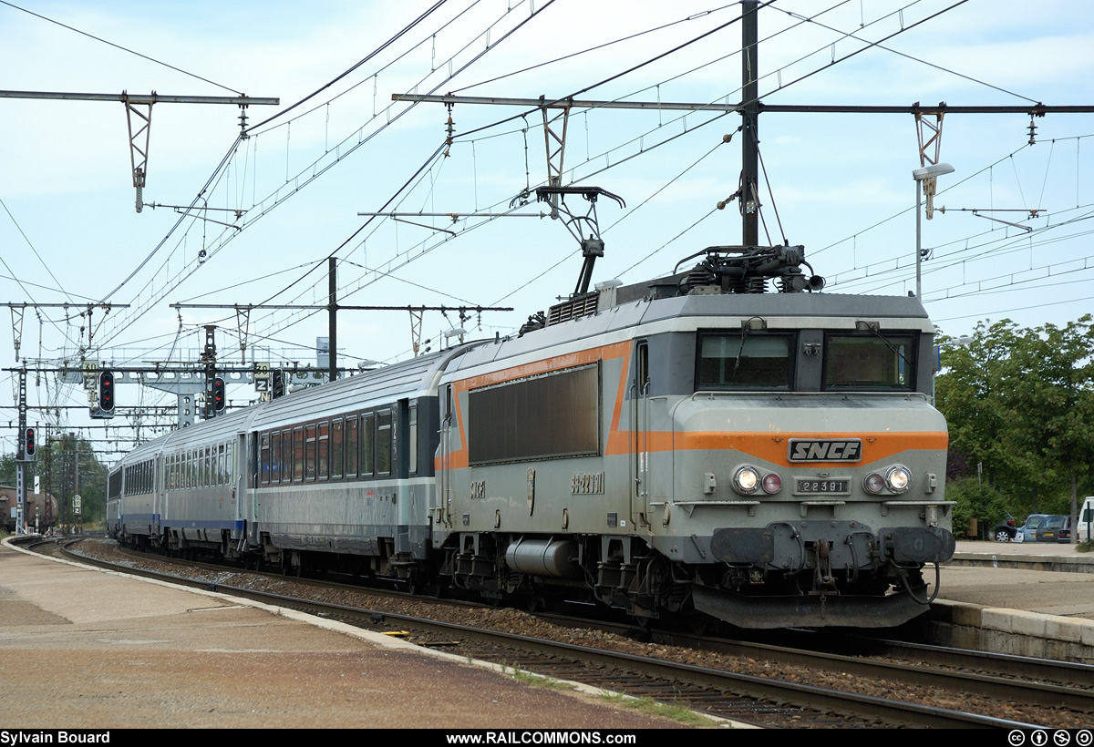 050726_DSC4440_SNCF_-_BB_22391_-_Amberieu.jpg