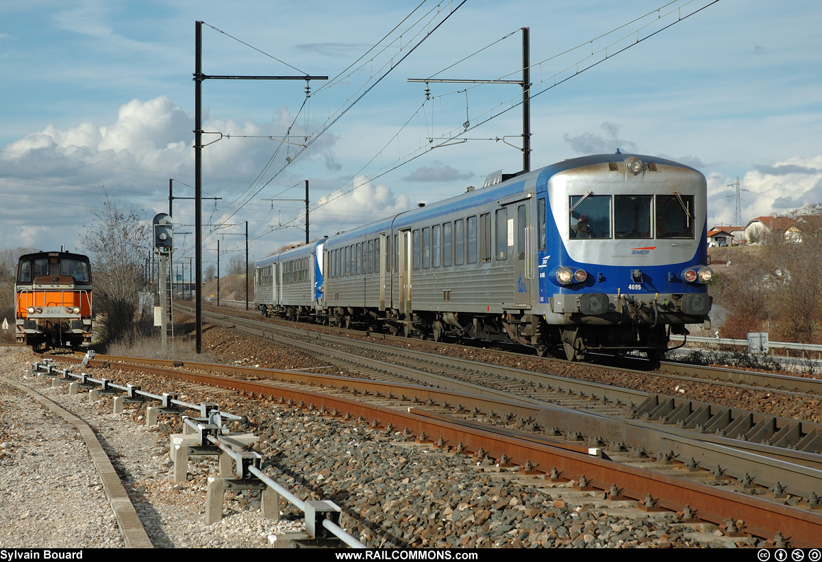 060220_DSC_0047_SNCF_-_X_4695_-_Amberieu.jpg