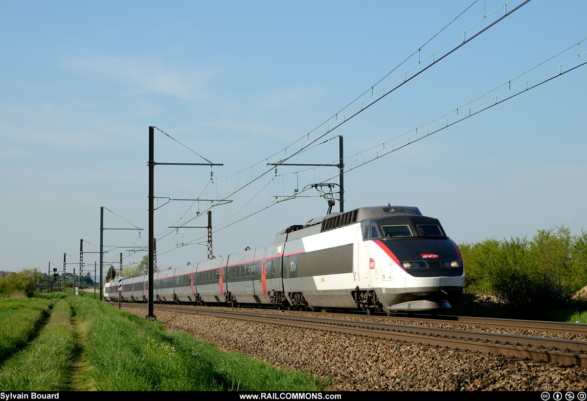 130424_DSC_4204_SNCF_-_TGV_PSE_19_-_Creches_sur_Saone.jpg