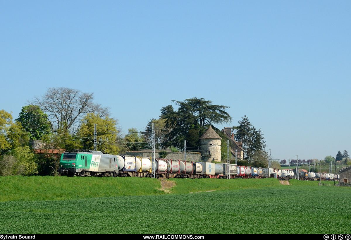 130425_DSC_4278_SNCF_-_BB_27028_-_Fleurville.jpg