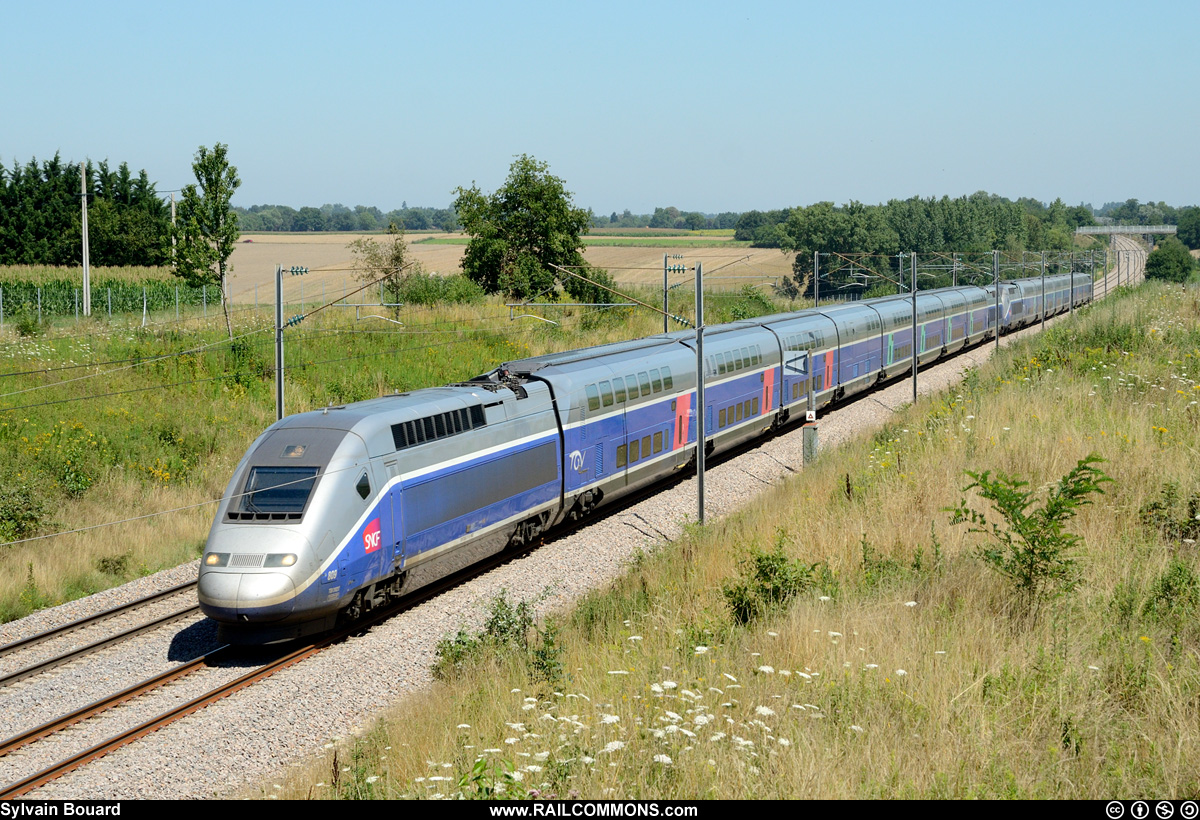 140717_DSC_7043_SNCF_-_TGV_EuroDuplex_809_-_Saint_Didier_sur_Chalaronne.jpg