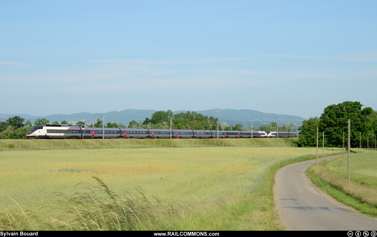 150523_DSC_8581_SNCF_-_TGV_Sud_Est_15_-_Grieges.jpg