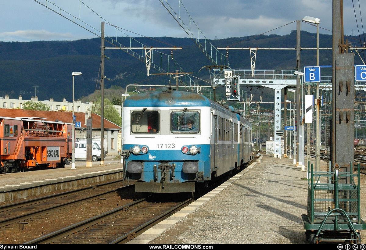 050425_DSC_0616_SNCF_-_Z_7123_-_Amberieu.jpg