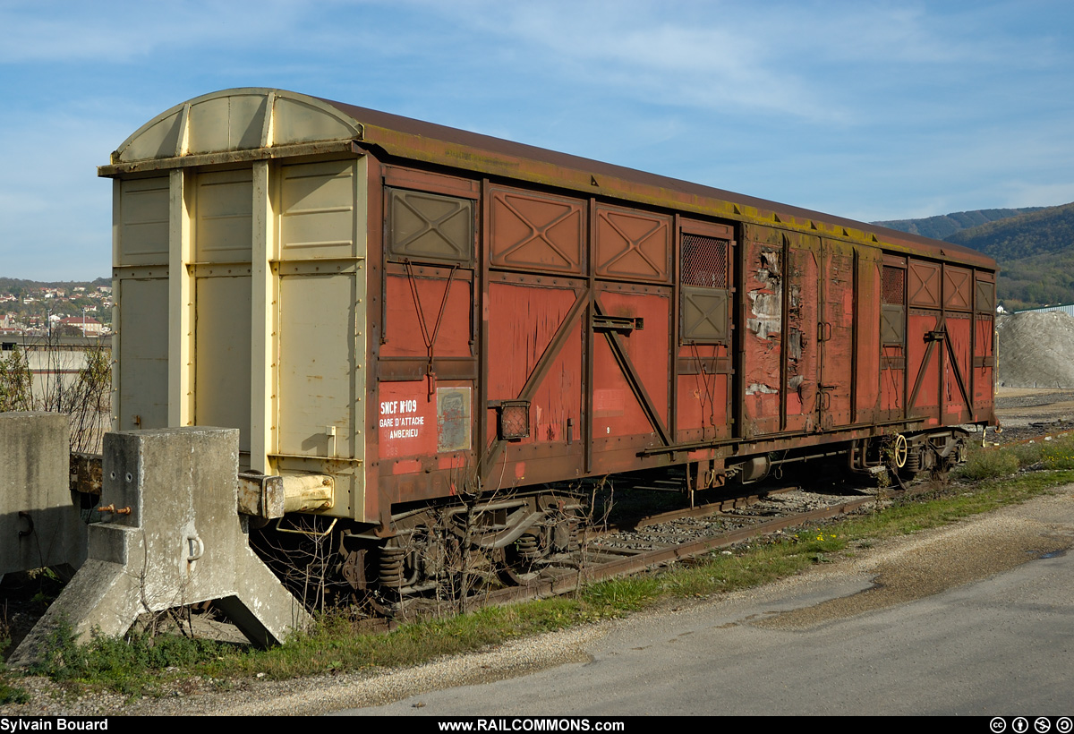 051113_DSC_8341_SNCF_-_Wagon_-_Amberieu.jpg