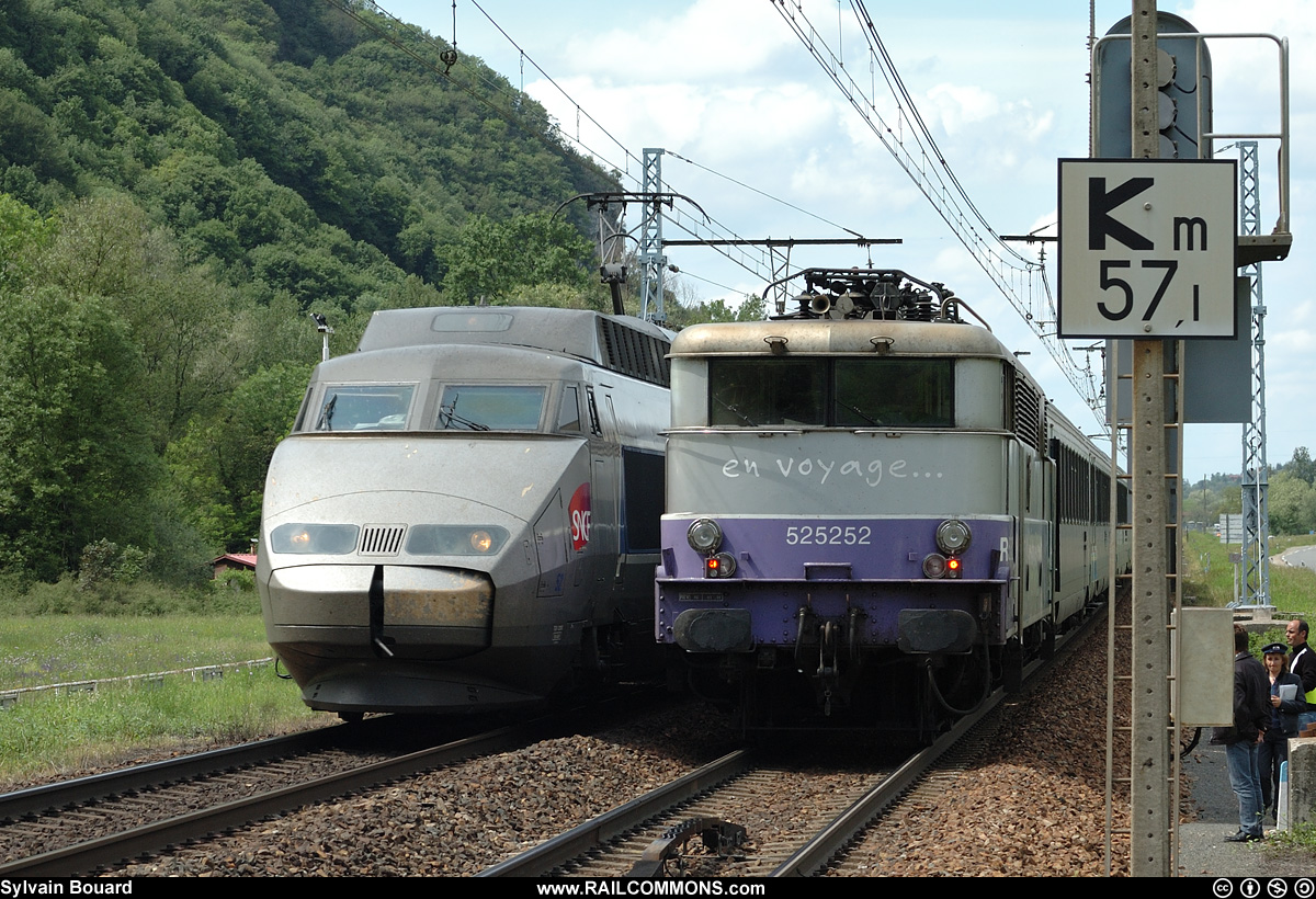 060523_DSC_0057_SNCF_-_BB_25252_-_Torcieu.jpg