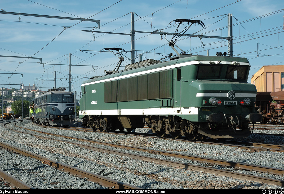 060623_DSC_0004_SNCF_-_CC_6558_-_Lyon_Perrache.jpg