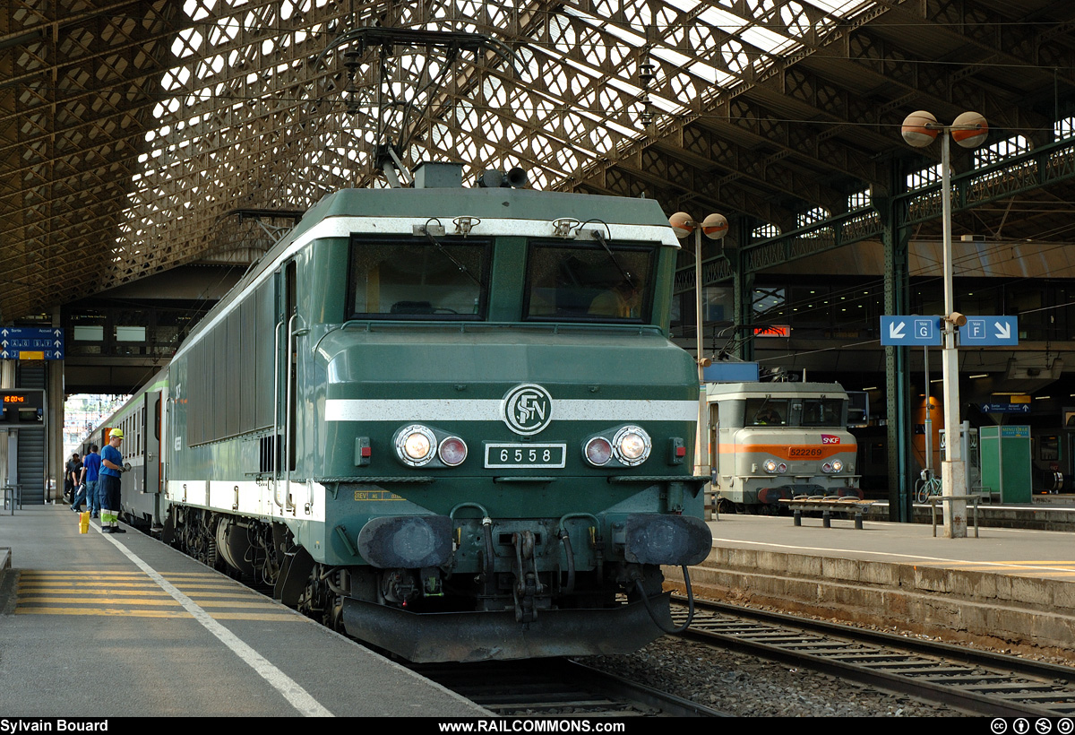 060628_DSC_0006_SNCF_-_CC_6558_-_Lyon_Perrache.jpg