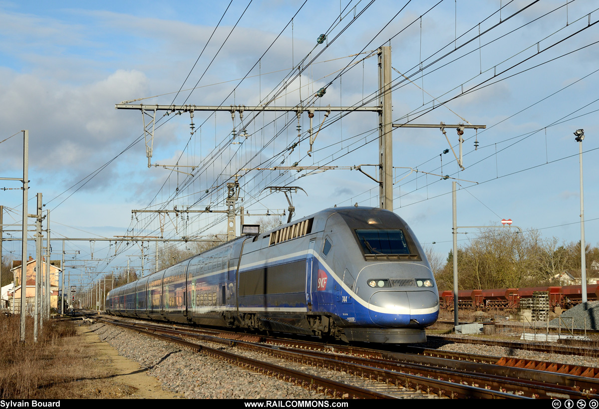 121215_DSC_3273_SNCF_-_TGV_DASYE_744_-_Crottet.jpg