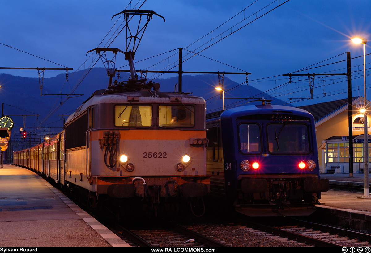 070306_DSC_0788_SNCF_-_BB_25622_-_Amberieu.jpg
