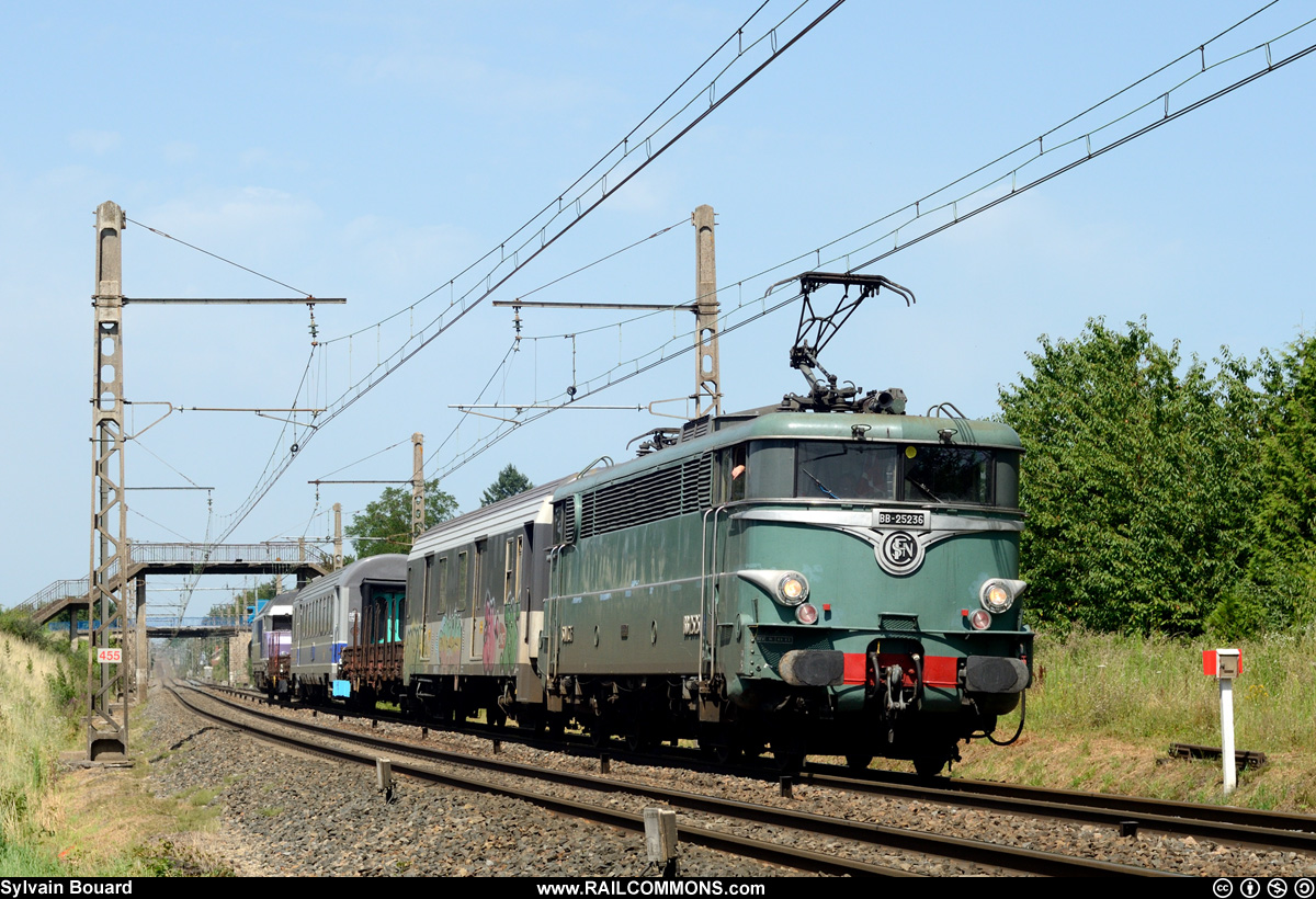 120718_DSC_2922_SNCF_-_BB_25236_-_Romaneche_Thorins.jpg